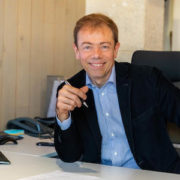 Stéphane Adjinsoff - Courtier prêt immobilier Stéphane Adjinsoff - Courtier en prêt immobilier à Paris et gérant de Patrimoine & Financement